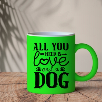 Φωσφοριζέ Κούπα Πράσινη | All you need is love and a dog