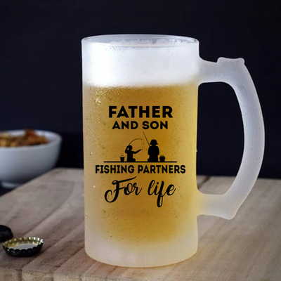Ποτήρι μπίρας | Father and son fishing partners